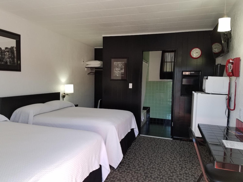 Rocket Motel - photo 20