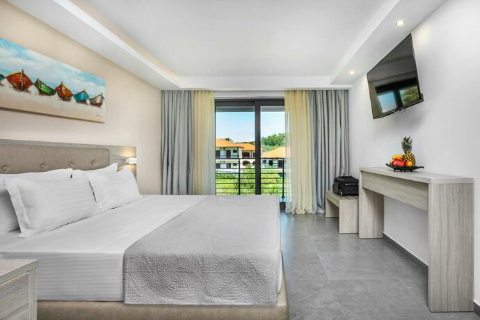 New Story Luxury Suites in Kallithea, Greece