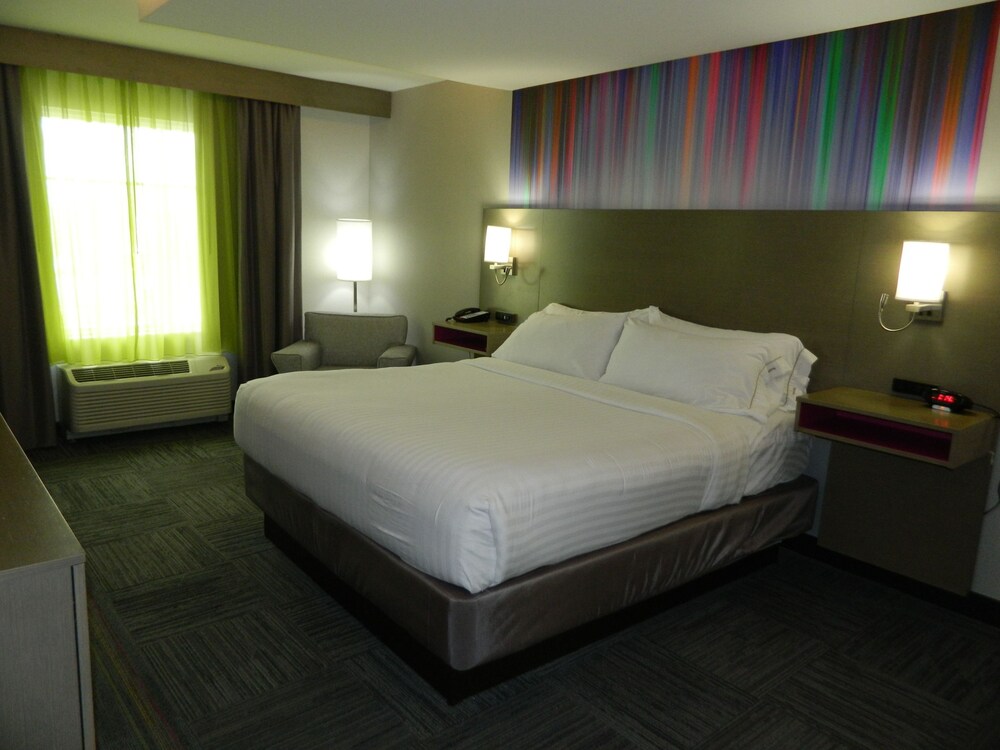 Holiday Inn Express & Suites Shippensburg by IHG - photo 13