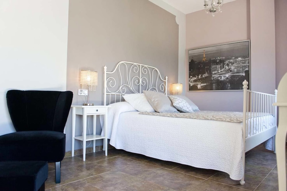 Meermaler - carbon neutral hotel in Unknown City