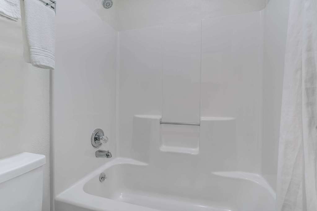 Days Inn by Wyndham Macon I 475 - photo 13