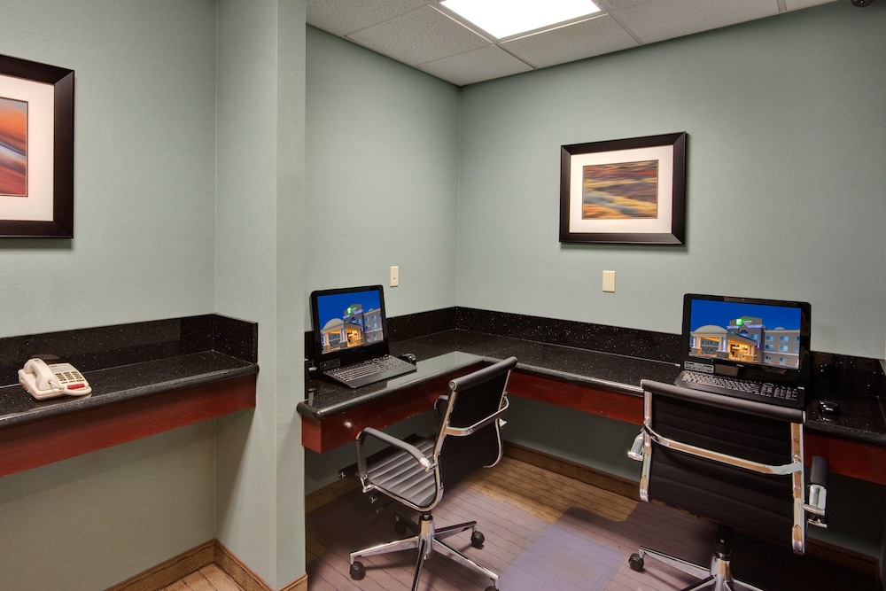 Holiday Inn Express Hotel & Suites Grants Milan - photo 17