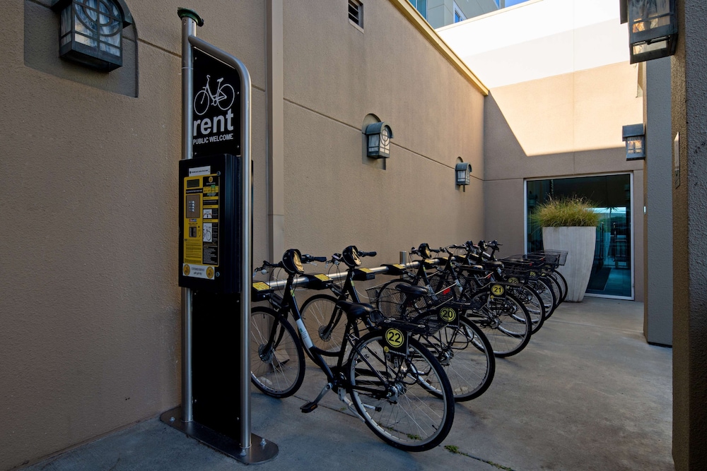 Embassy Suites by Hilton Monterey Bay Seaside - photo 49