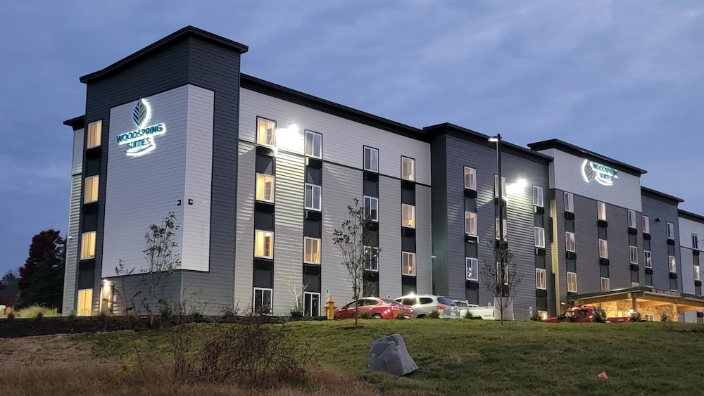 WoodSpring Suites East Lansing University Area - photo 37