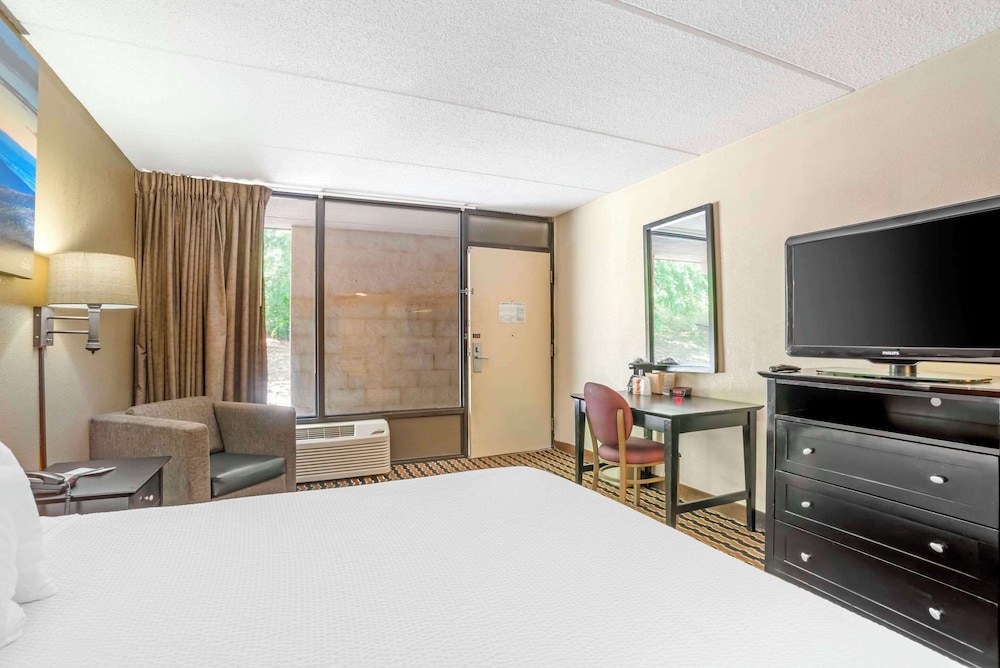Quality Inn near Speedway - photo 16