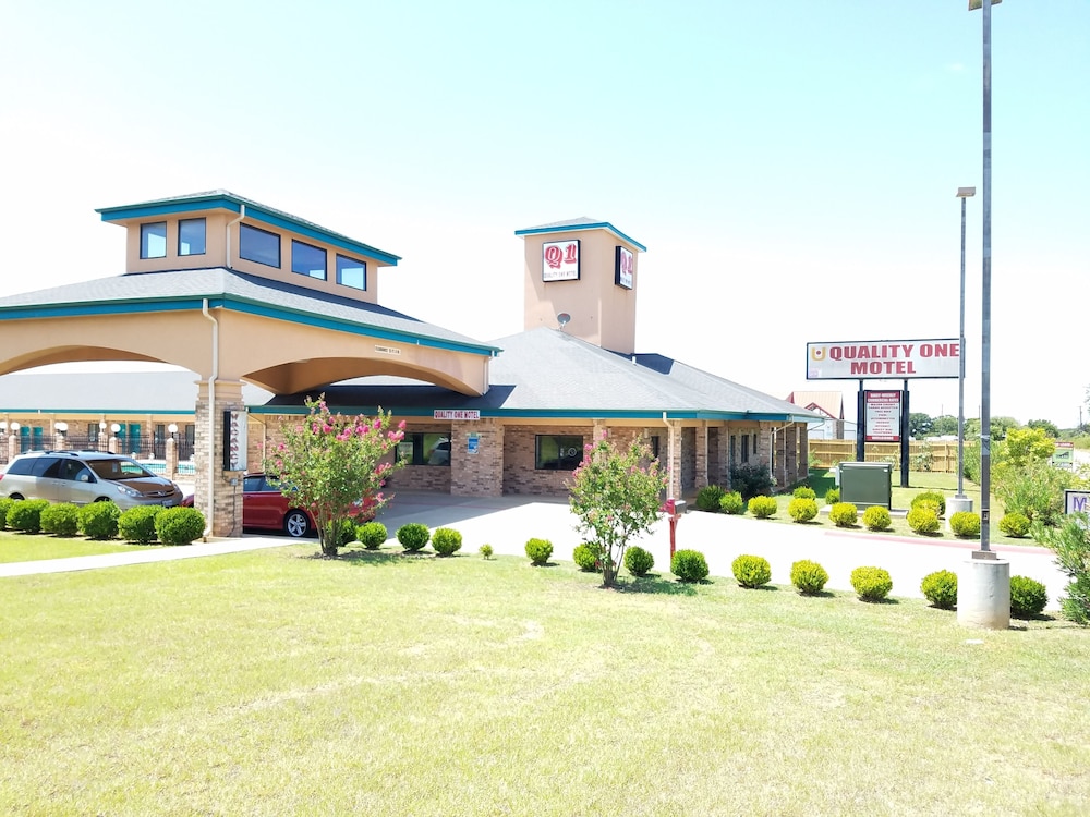 Quality One Motel — hotel in Weatherford