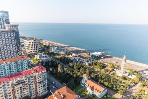 Sunny Apartment In Orbi C Block