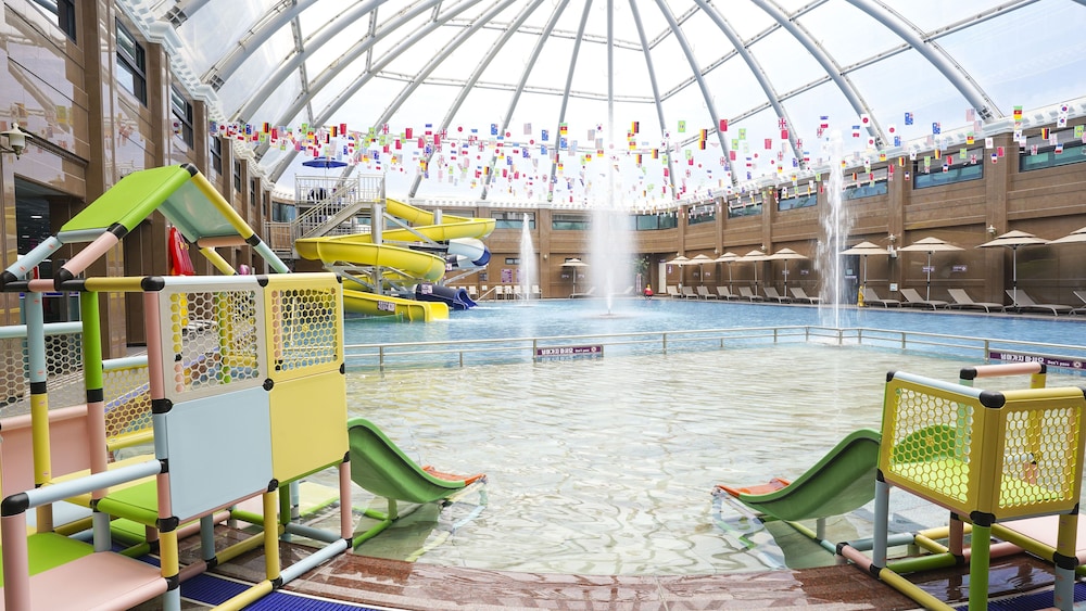 Taebaek Hotel in T'aebaek, South Korea