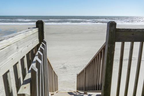 The Beach Fact Oar by Oak Island Accommodations - photo 29