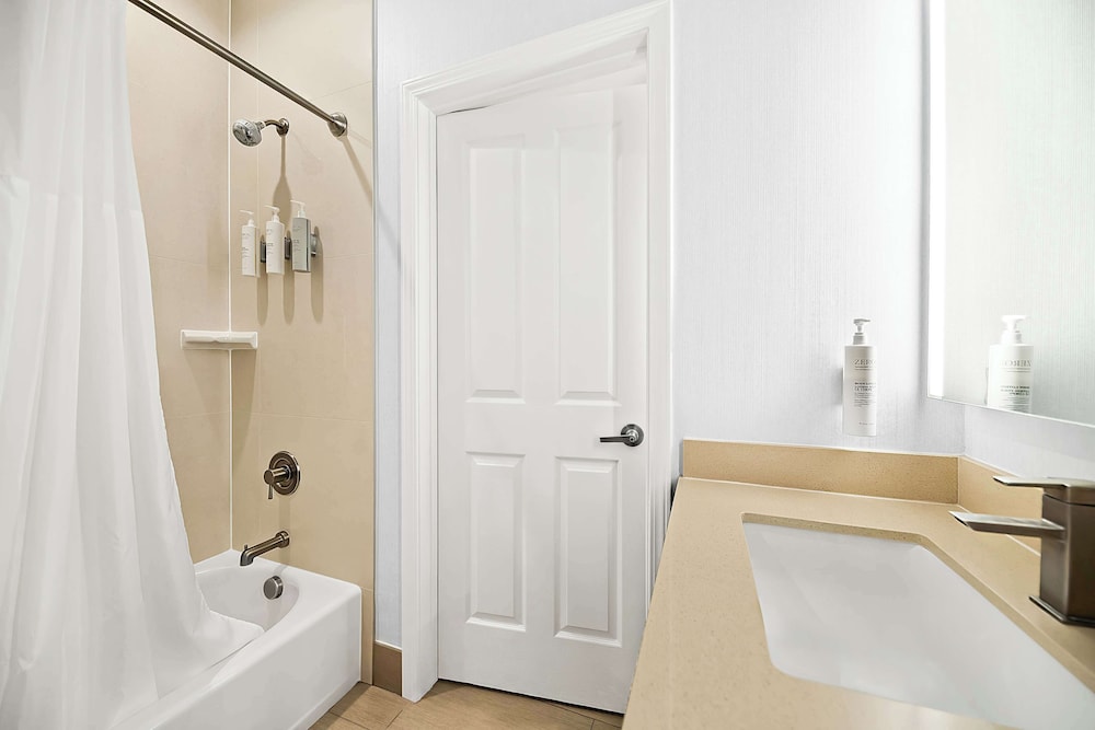 Hampton Inn Morgan Hill - photo 33