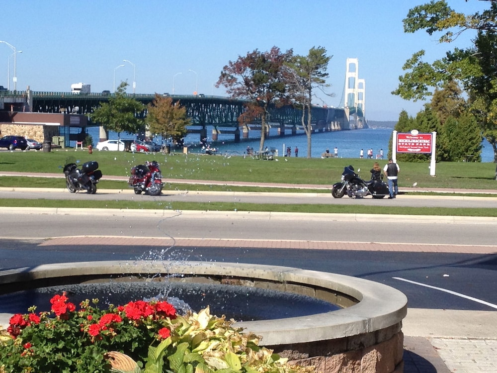 Parkside Inn Bridgeview - photo 31