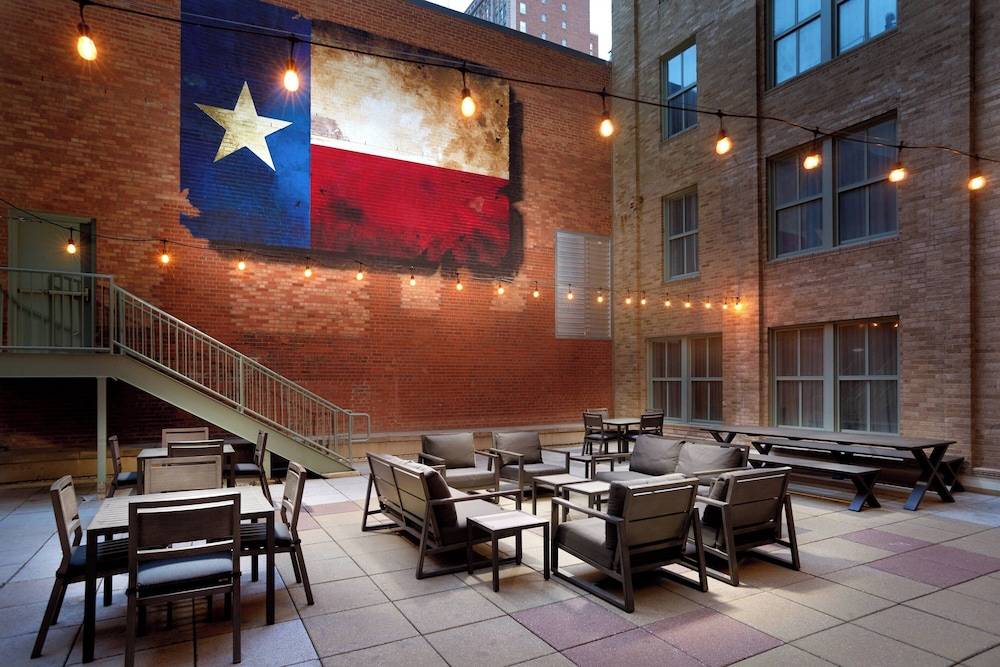 Courtyard by Marriott Fort Worth Downtown Blackstone - photo 2