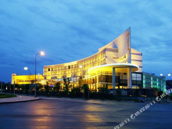 Siyuan Hotel — hotel in Guang'an