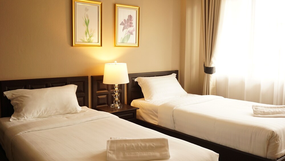 Taris Art Hotel Phrae — hotel in Phrae