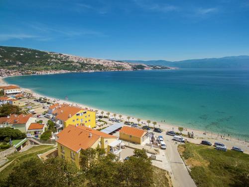 Apartments Capic Marin — 4-Star Luxury Hotel in Baska, Croatia