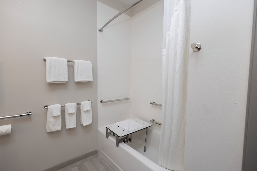 Holiday Inn Express Hotel and Suites Marysville by IHG - photo 45