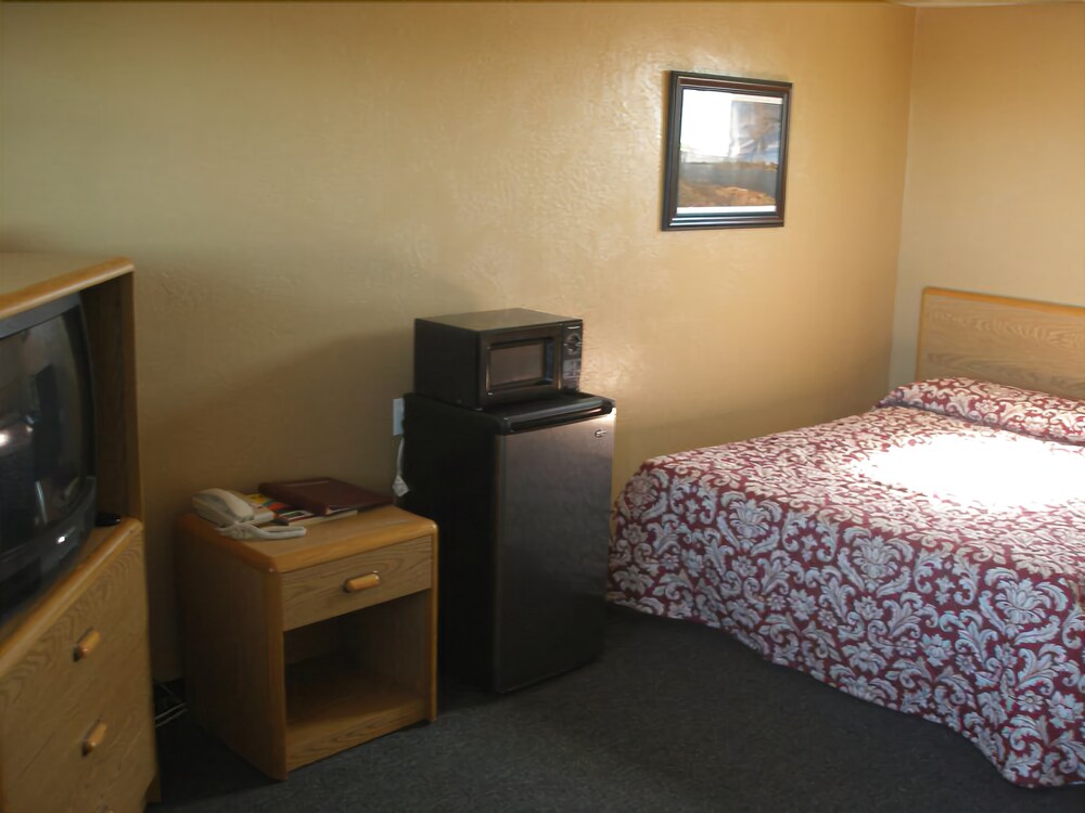Sunland Inn - photo 2