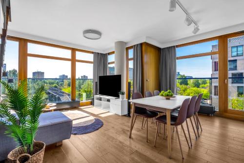 Warsaw Prestige Suites 86m2 Two Level Loft Parking by Rentujemy — 4-Star Luxury Hotel in Warsaw, Poland