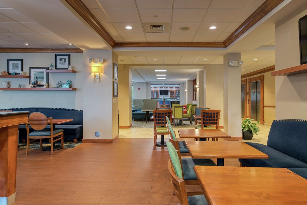Hampton Inn Wilmington University Area Smith Creek Station - photo 7