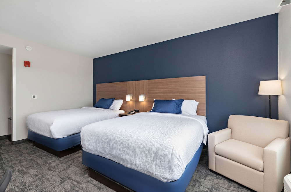 Holiday Inn Exp Parkville - photo 25
