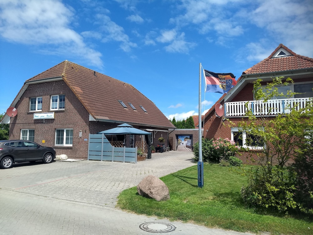 Naturwert Hotel Garni Ursula - carbon neutral hotel in Emden