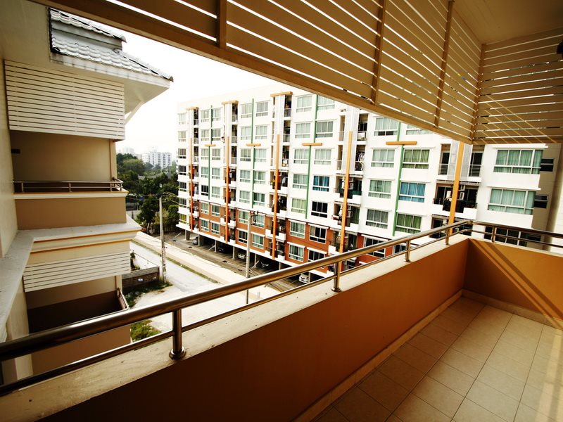 Golden Apartment