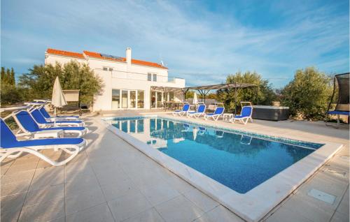 Awesome Home In Radosinovci — 4-Star Luxury Hotel in Benkovac, Croatia