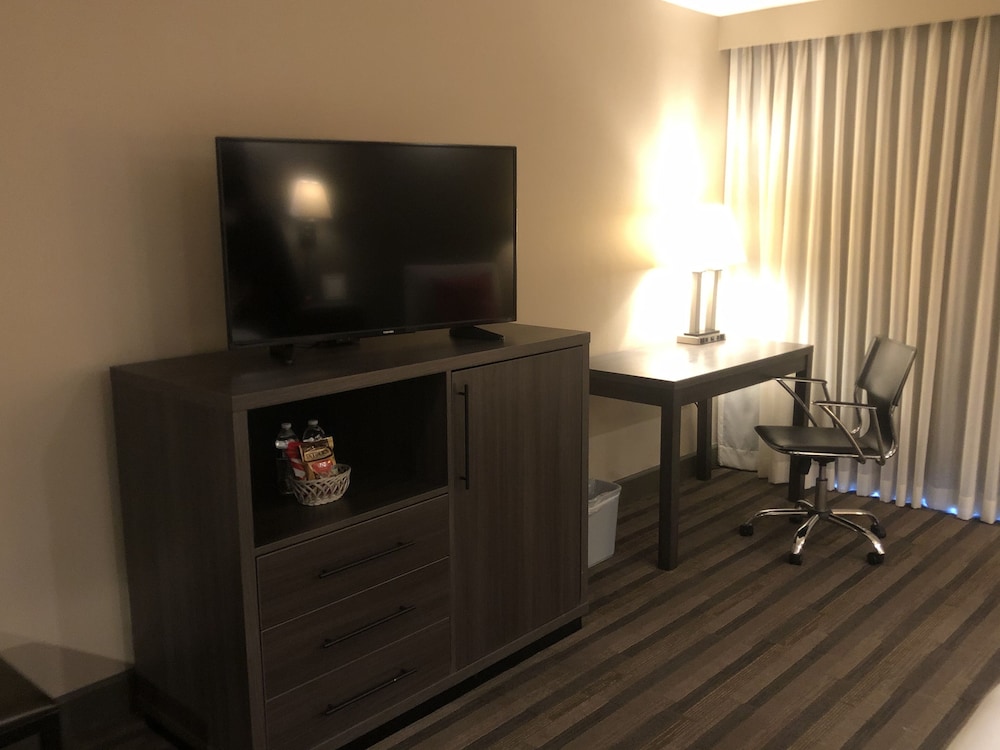 GreenTree Inn & Suites Alhambra - photo 15