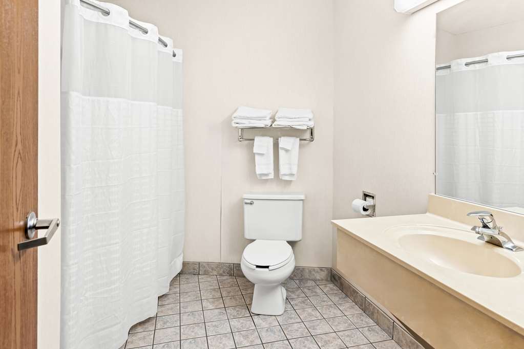 Americas Best Value Inn Tahquamenon Country - photo 18