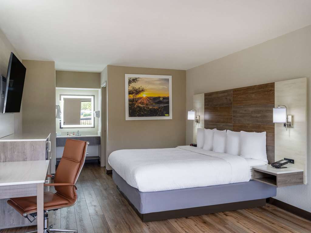 Days Inn by Wyndham Clemson - photo 6