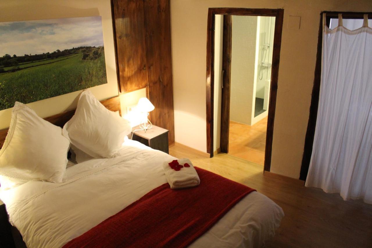 Casa Rural Las Dalias con Hidromasaje — 4-Star Luxury Hotel in Villafranca Del Cid, Spain