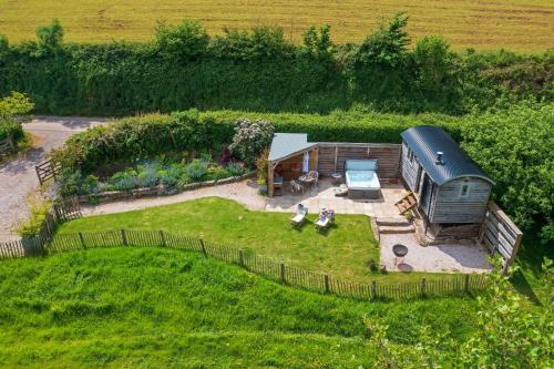 Cherry Blossom Devon Hideaways in Kenton, United Kingdom