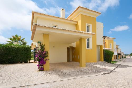 Villa Oxalis by Destination Algarve — 4-Star Luxury Hotel in Atalaia, Portugal