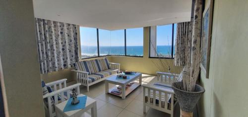 Accommodation Front Tastefully Furnished 6 Sleeper with Ocean Views — 4-Star Luxury Hotel in Durban, South Africa