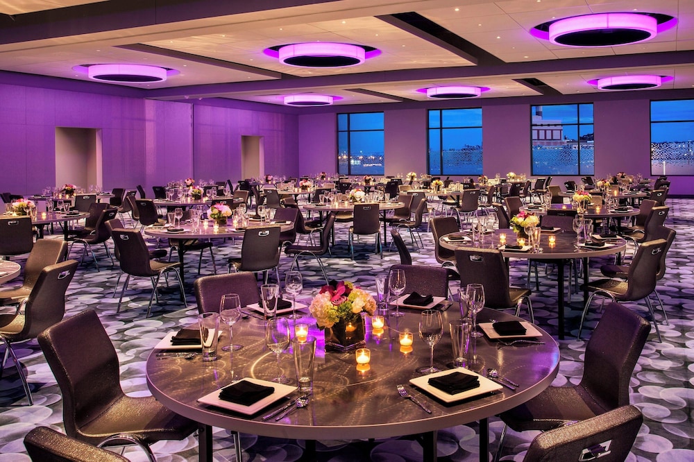 Aloft by Marriott Boston Seaport District - photo 35
