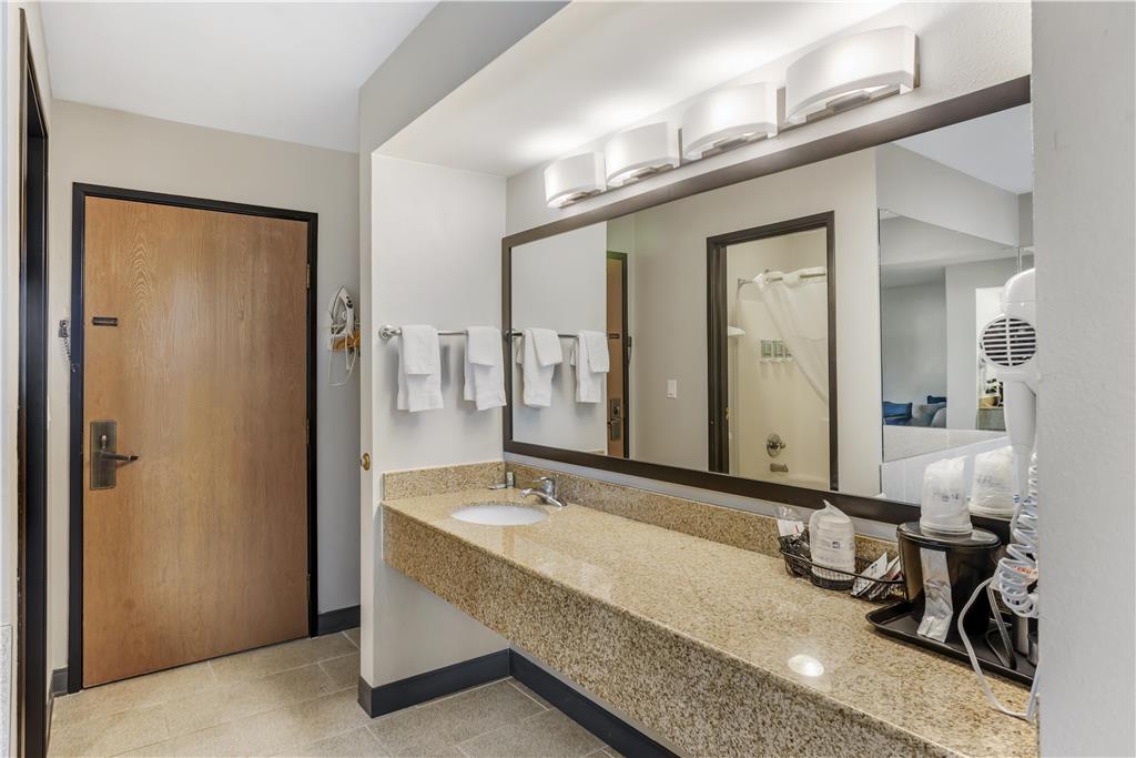 Best Western Shippensburg Hotel - photo 42