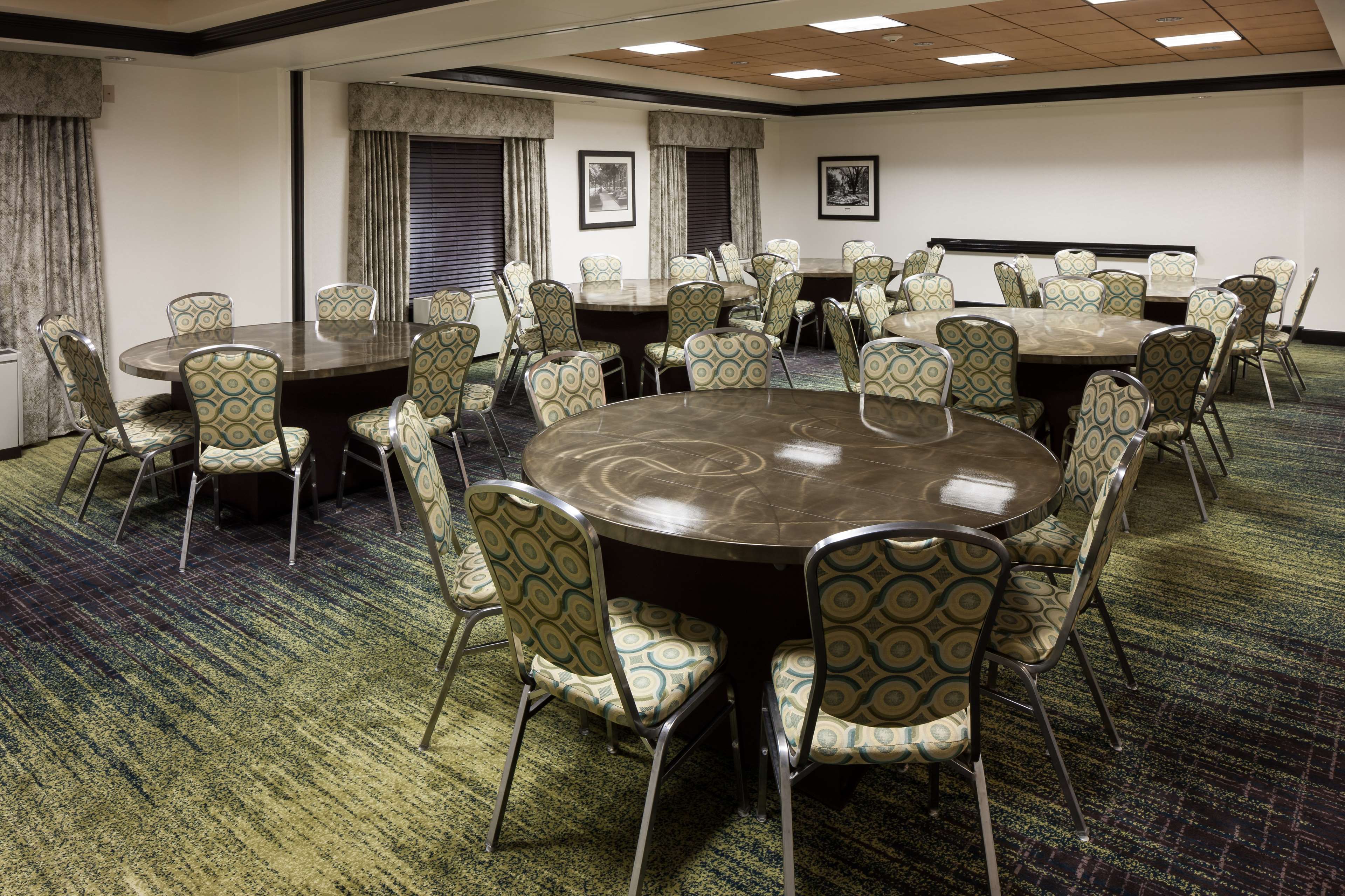 Hampton Inn & Suites Gainesville Downtown - photo 18