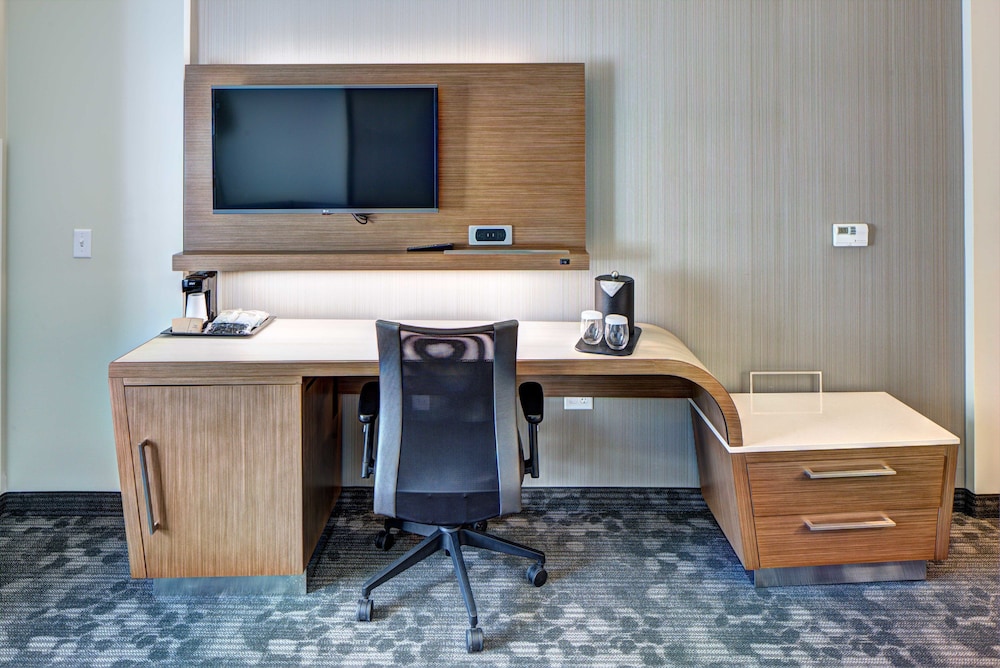 Courtyard by Marriott Appleton Riverfront - photo 4