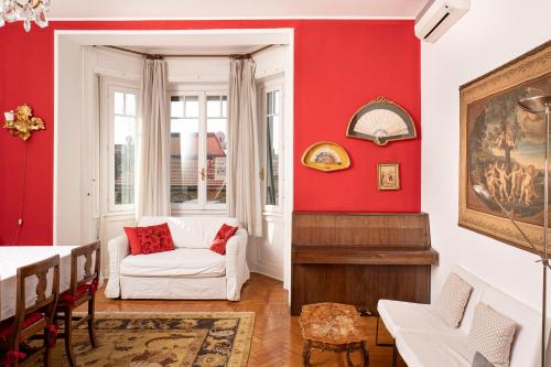 Sunshine Filled Central on Subway — 4-Star Luxury Hotel in Milan, Italy