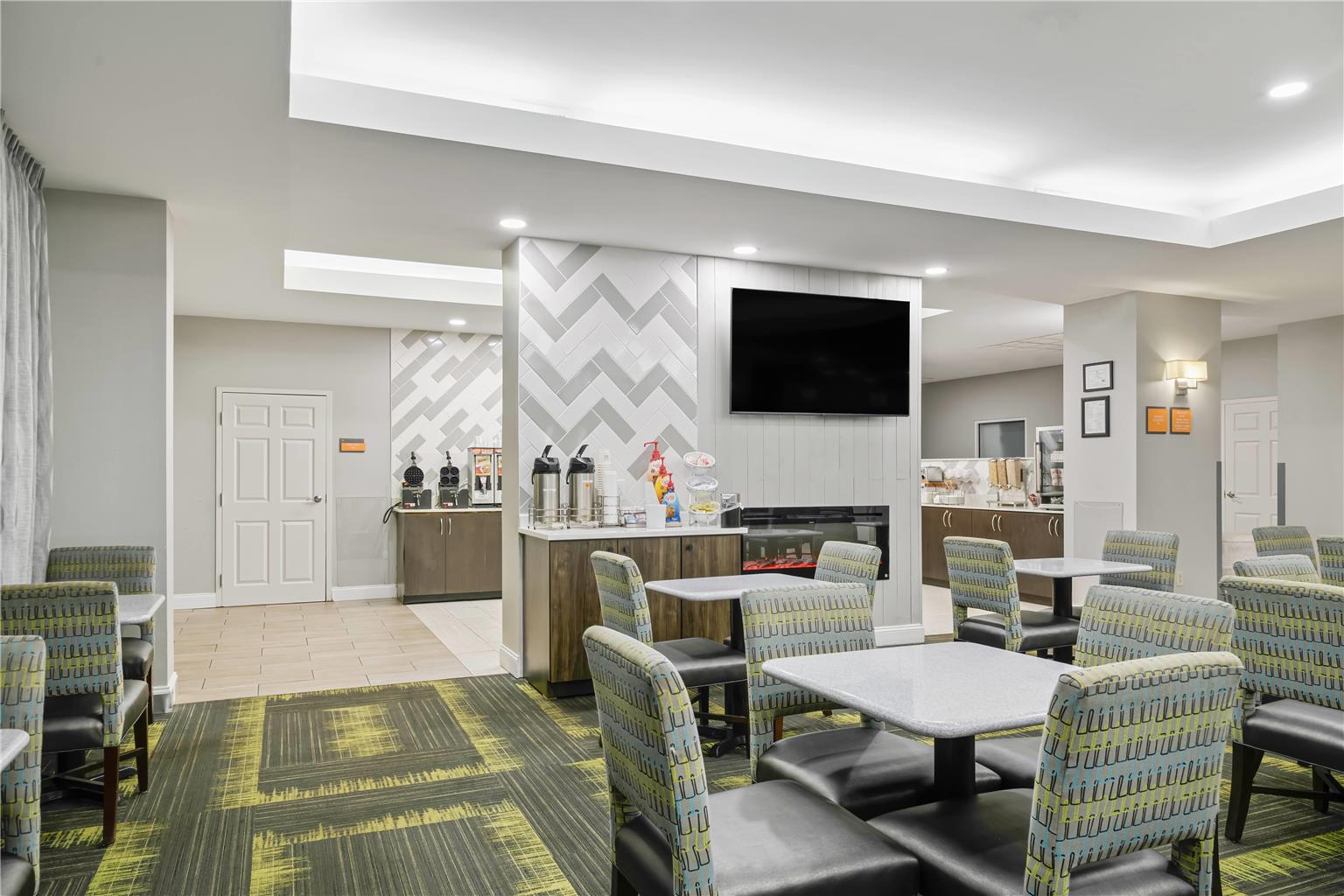 La Quinta Inn & Suites by Wyndham Atlanta Douglasville - photo 9