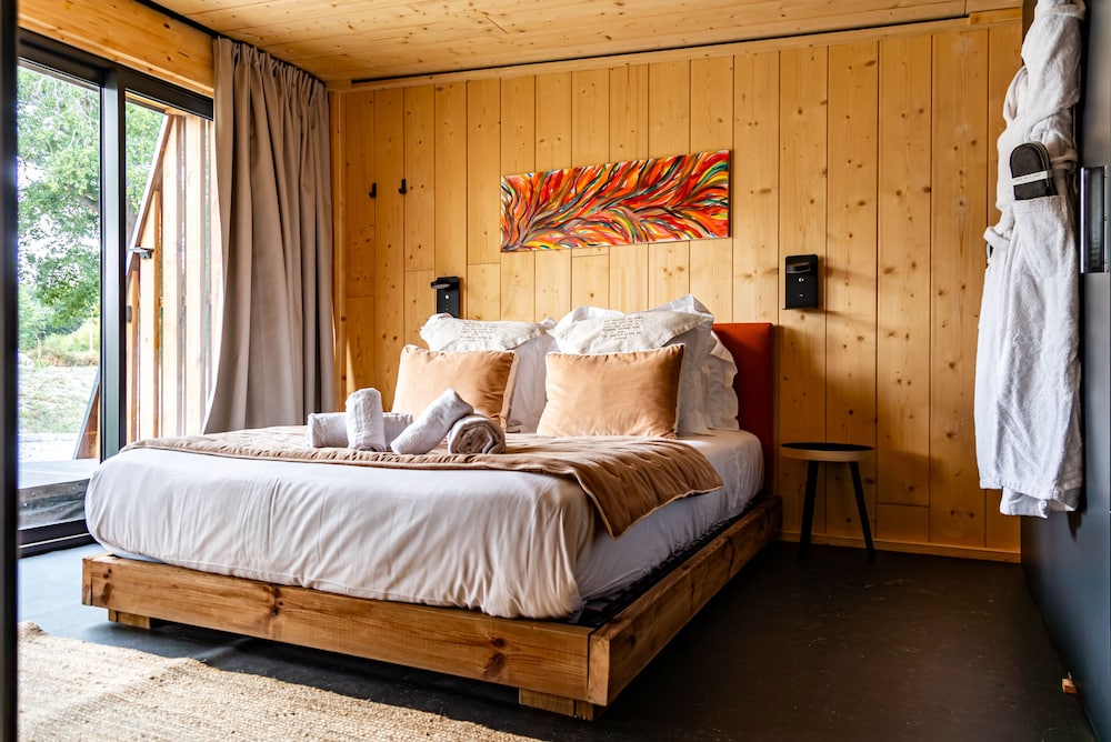 Pépites Lodges et Spas — hotel in Premilhat