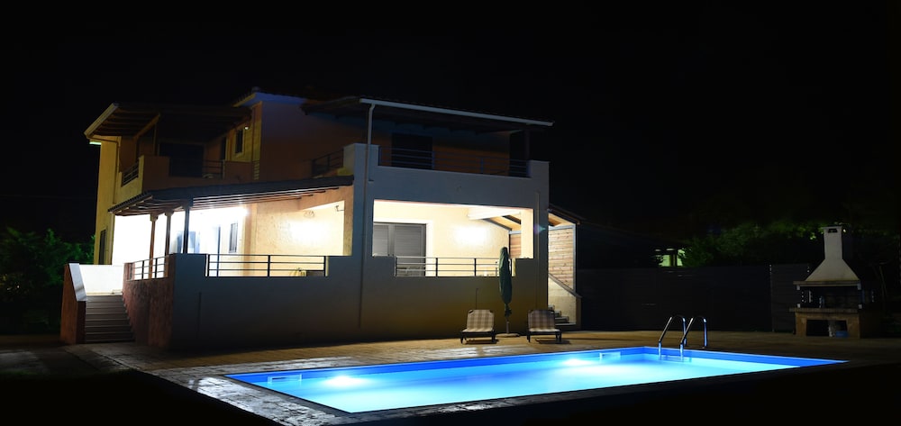 Village Villas — 4-Star Luxury Hotel in Lefkada, Greece