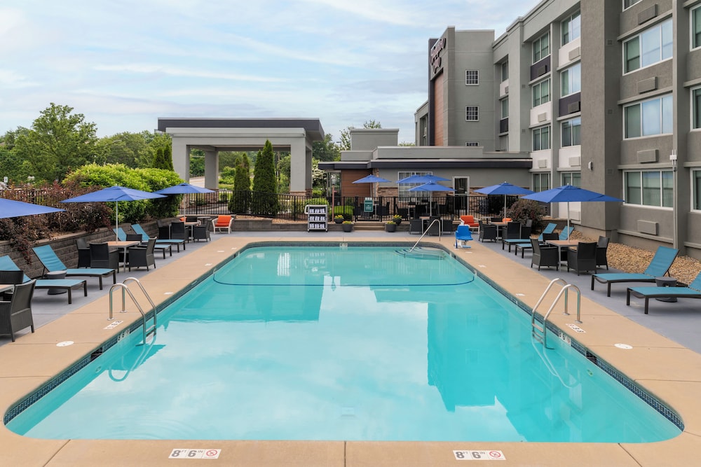 Hampton Inn by Hilton Manchester - photo 36
