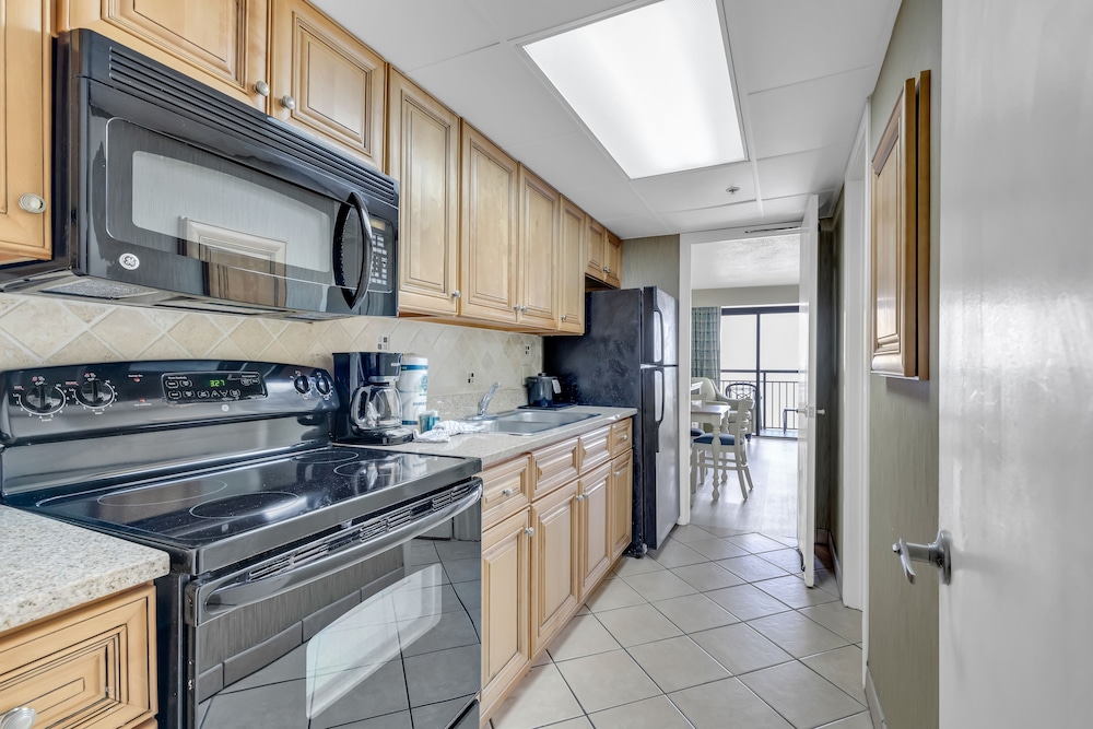 Beach front Condos Located in the Caribbean Resort with Pool and Lazy River - photo 9