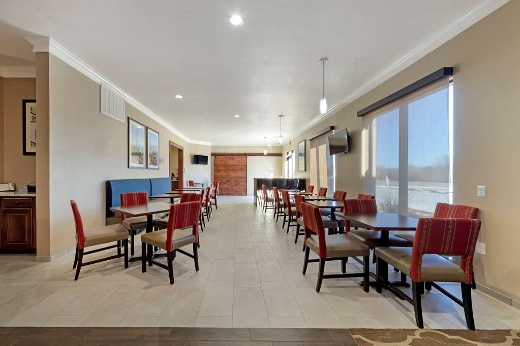 Comfort Inn & Suites Harrah - photo 31