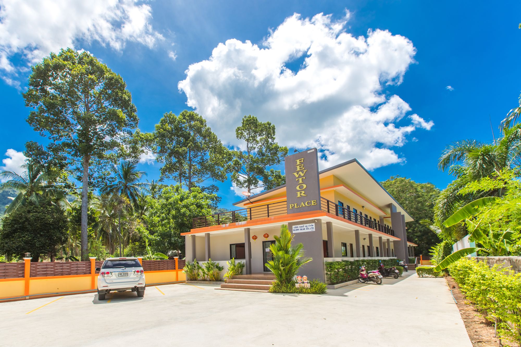 Fewtor Place - carbon neutral hotel in Koh Samui