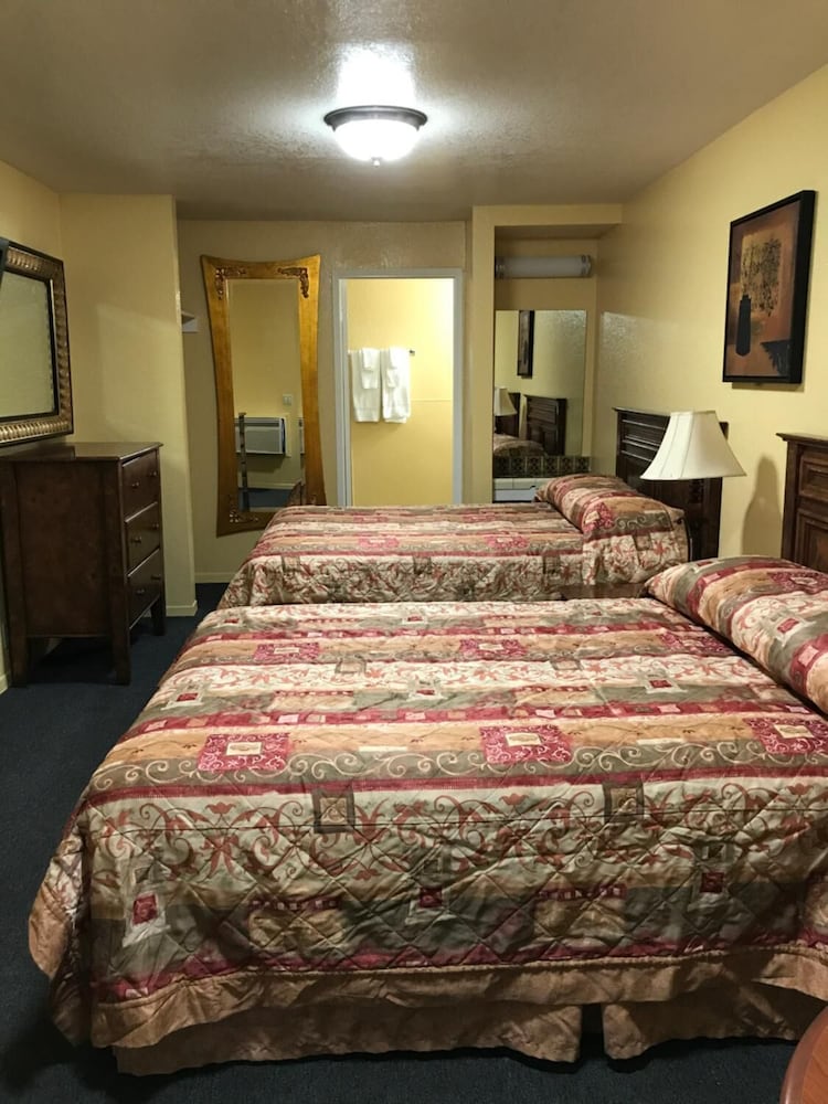 Hacienda Motel - photo 8