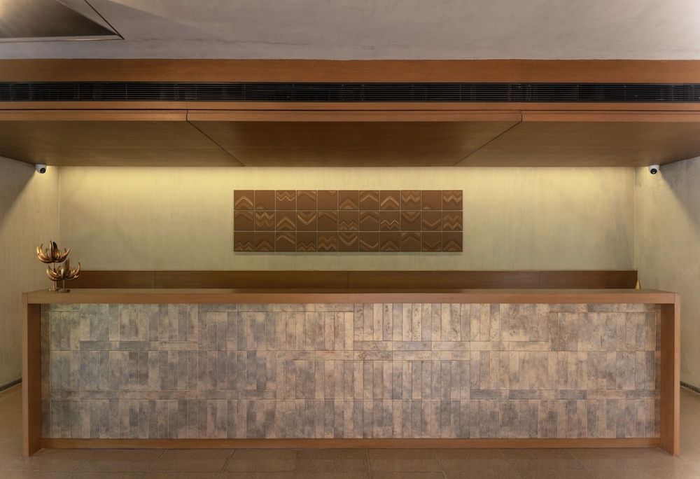 Life At Repose: Lake Villas Resort & Club in Kadi, India