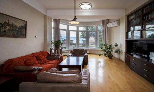 1BR apartment with balcony on Mtatsminda