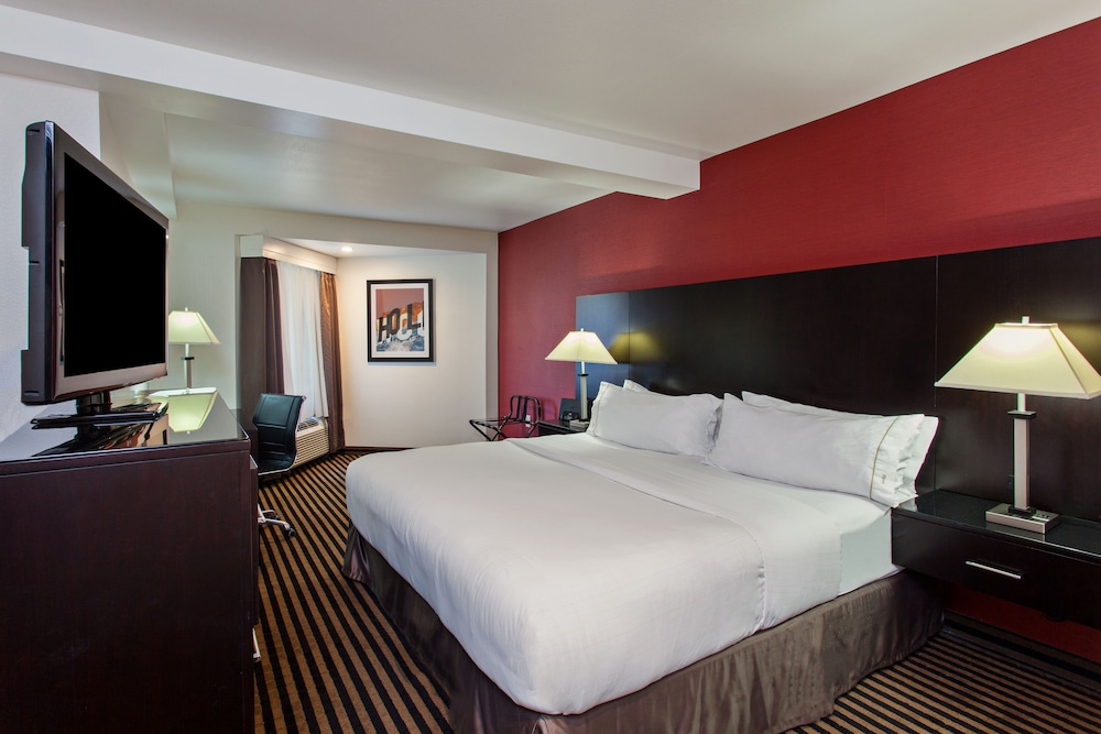Holiday Inn Express Hotel & Suites Hollywood Walk of Fame by IHG - photo 12
